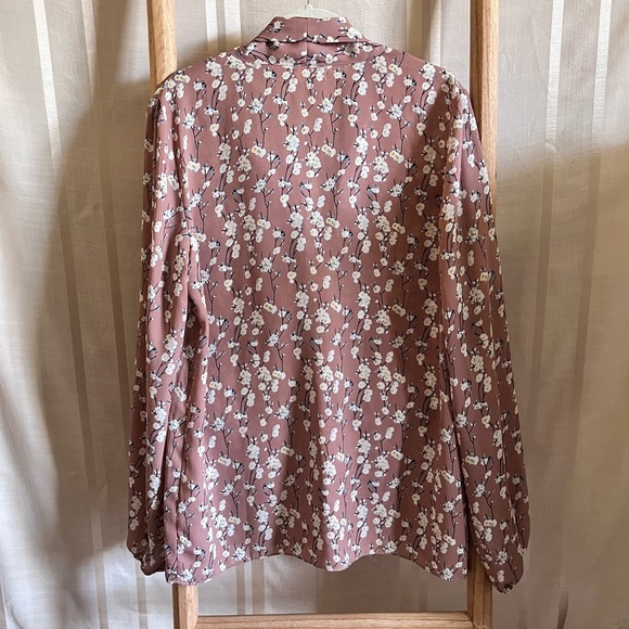 Max Studio Tie Front Floral Blouse - Picture 2 of 7